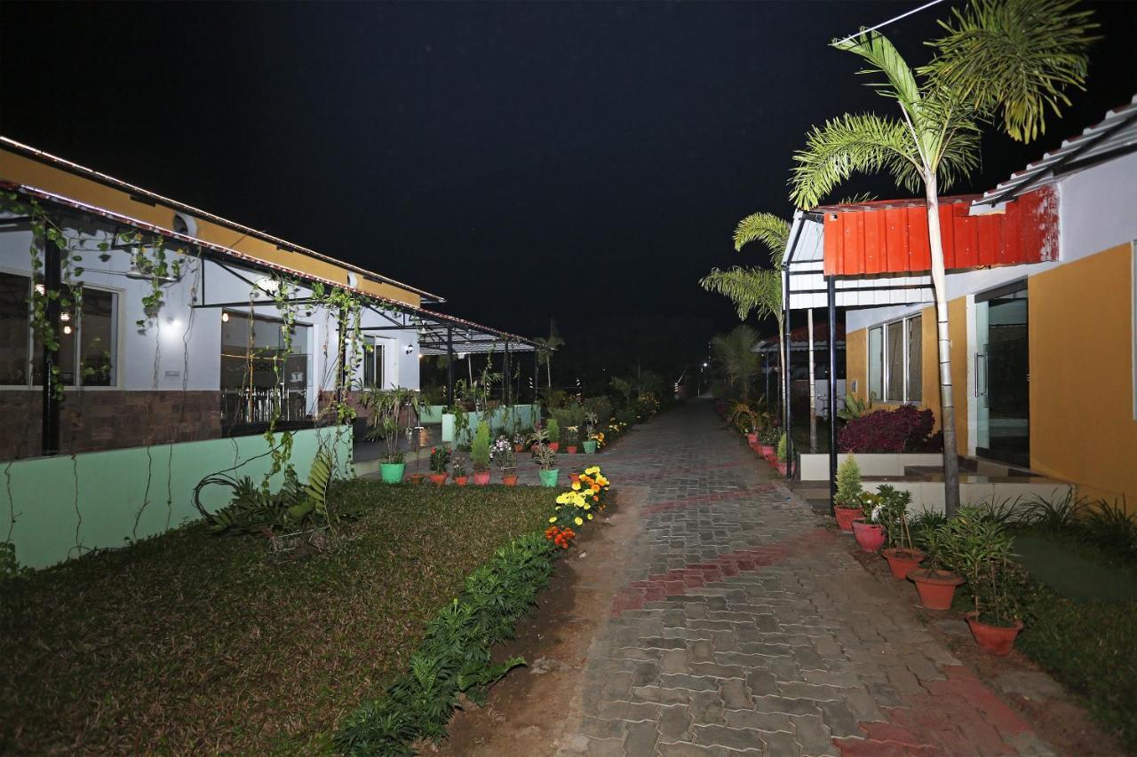 Oyo 26670 The Ranch Hotel Puri Buitenkant foto