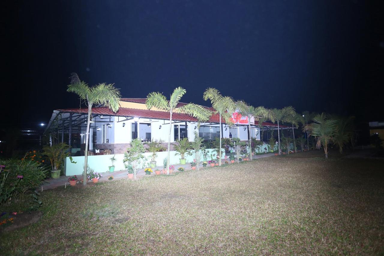 Oyo 26670 The Ranch Hotel Puri Buitenkant foto